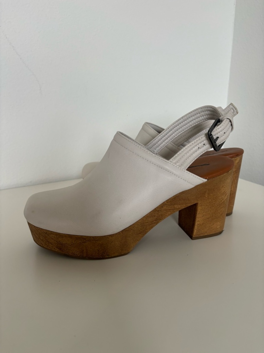 Universal Thread Cream Leather Slingback Clog Heels with Wood Platform
